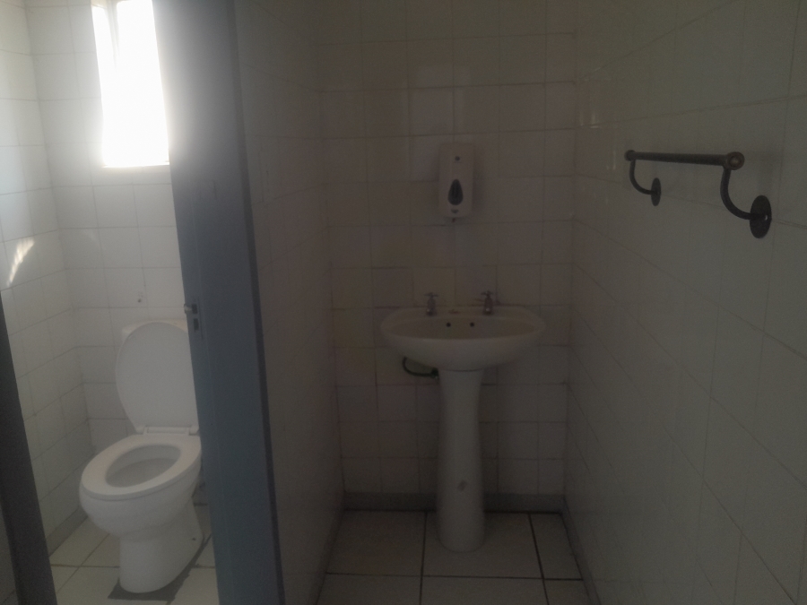 To Let Commercial Property for Rent in Parkhill Gardens Gauteng