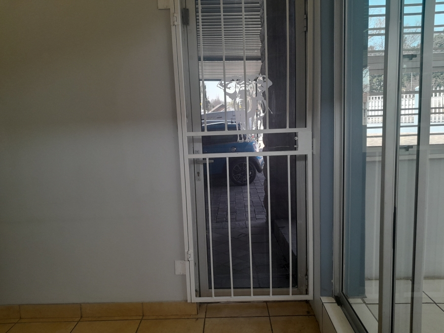 To Let Commercial Property for Rent in Parkhill Gardens Gauteng