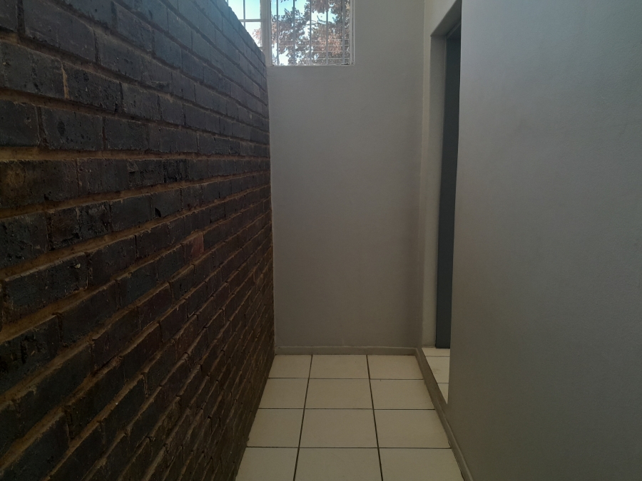 To Let Commercial Property for Rent in Parkhill Gardens Gauteng