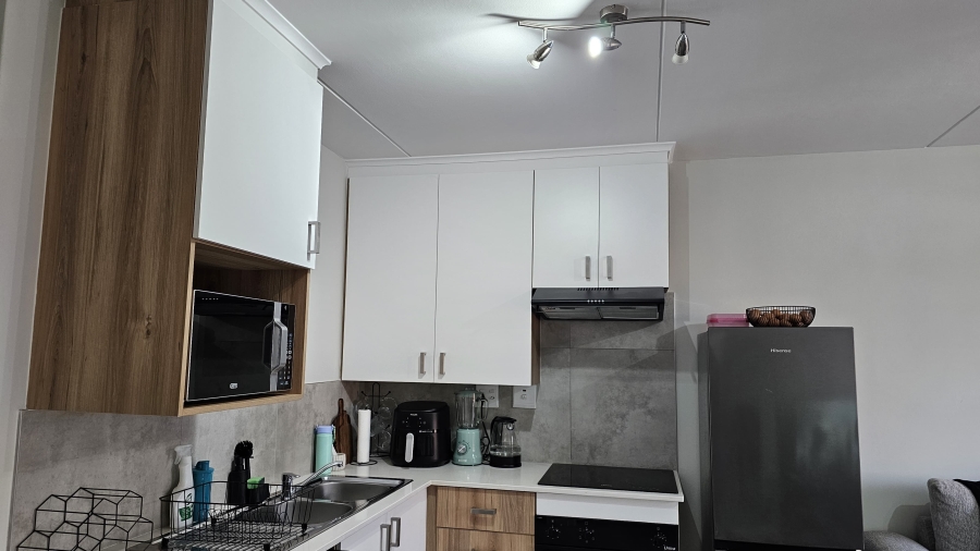 2 Bedroom Property for Sale in Parkhaven Gauteng