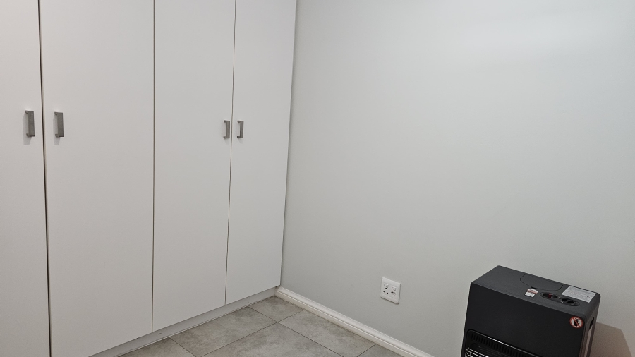 2 Bedroom Property for Sale in Parkhaven Gauteng