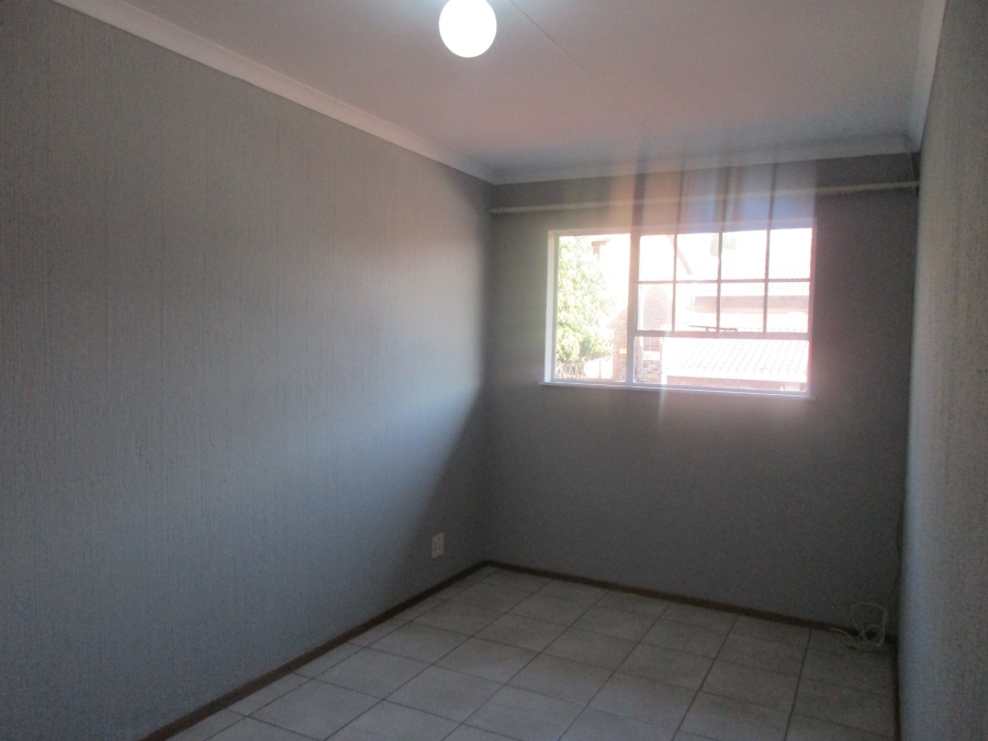 To Let 2 Bedroom Property for Rent in Ferndale Gauteng