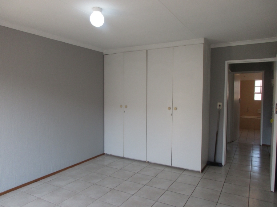 To Let 2 Bedroom Property for Rent in Ferndale Gauteng