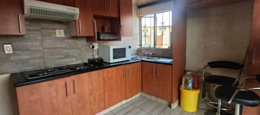 To Let 3 Bedroom Property for Rent in Dobsonville Gauteng