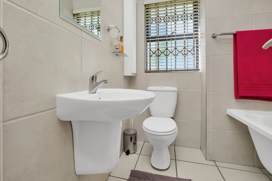 To Let 2 Bedroom Property for Rent in Morningside Gauteng