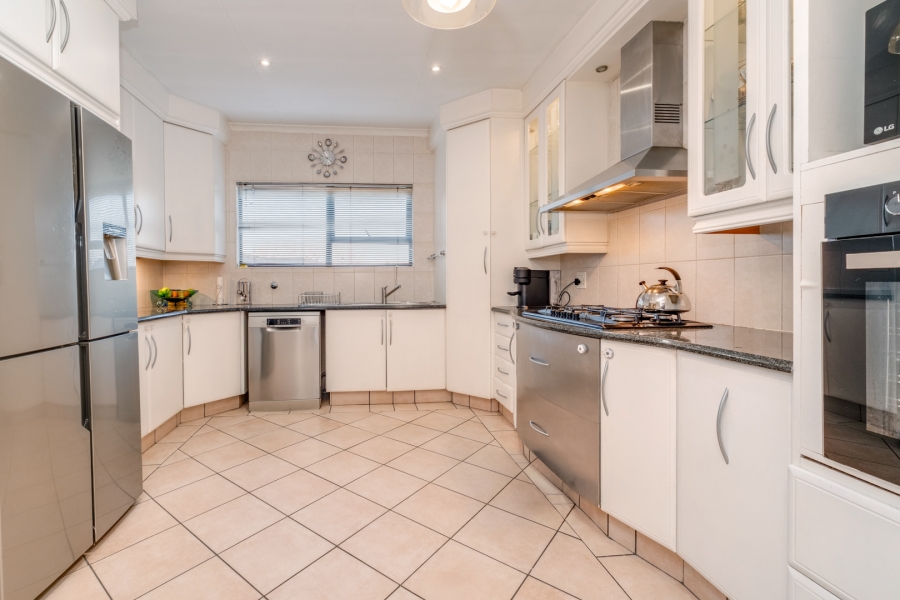 4 Bedroom Property for Sale in Lonehill Gauteng