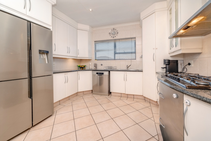 4 Bedroom Property for Sale in Lonehill Gauteng