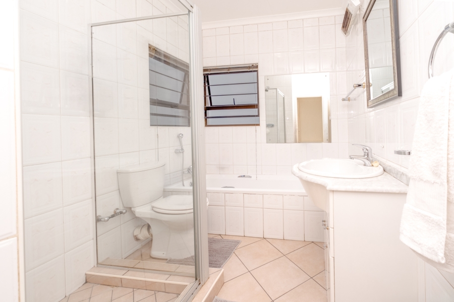 4 Bedroom Property for Sale in Lonehill Gauteng