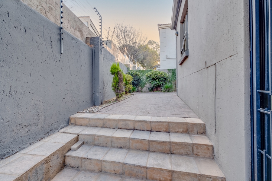4 Bedroom Property for Sale in Lonehill Gauteng