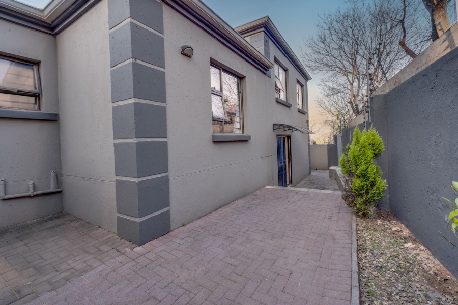 4 Bedroom Property for Sale in Lonehill Gauteng