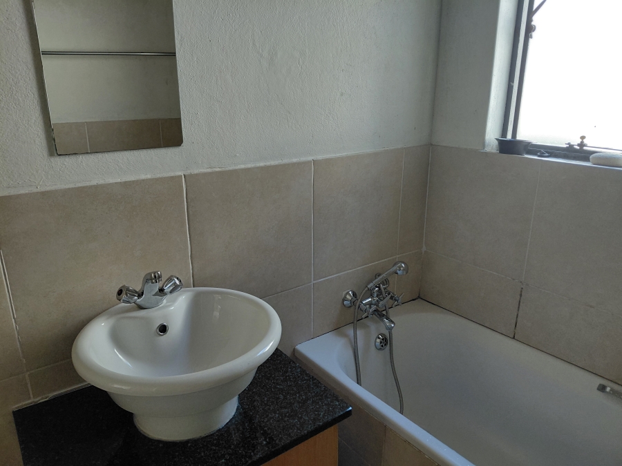 To Let 2 Bedroom Property for Rent in Ferndale Gauteng