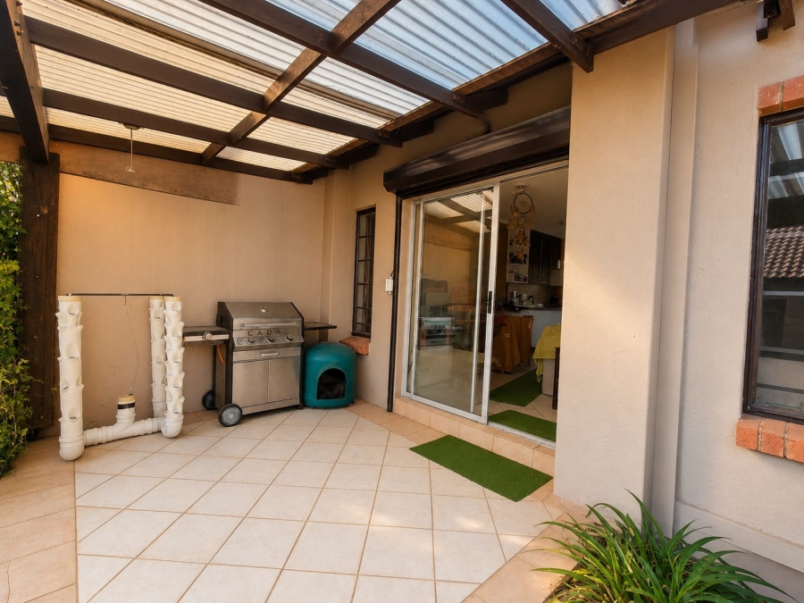 2 Bedroom Property for Sale in Mooikloof Ridge Gauteng