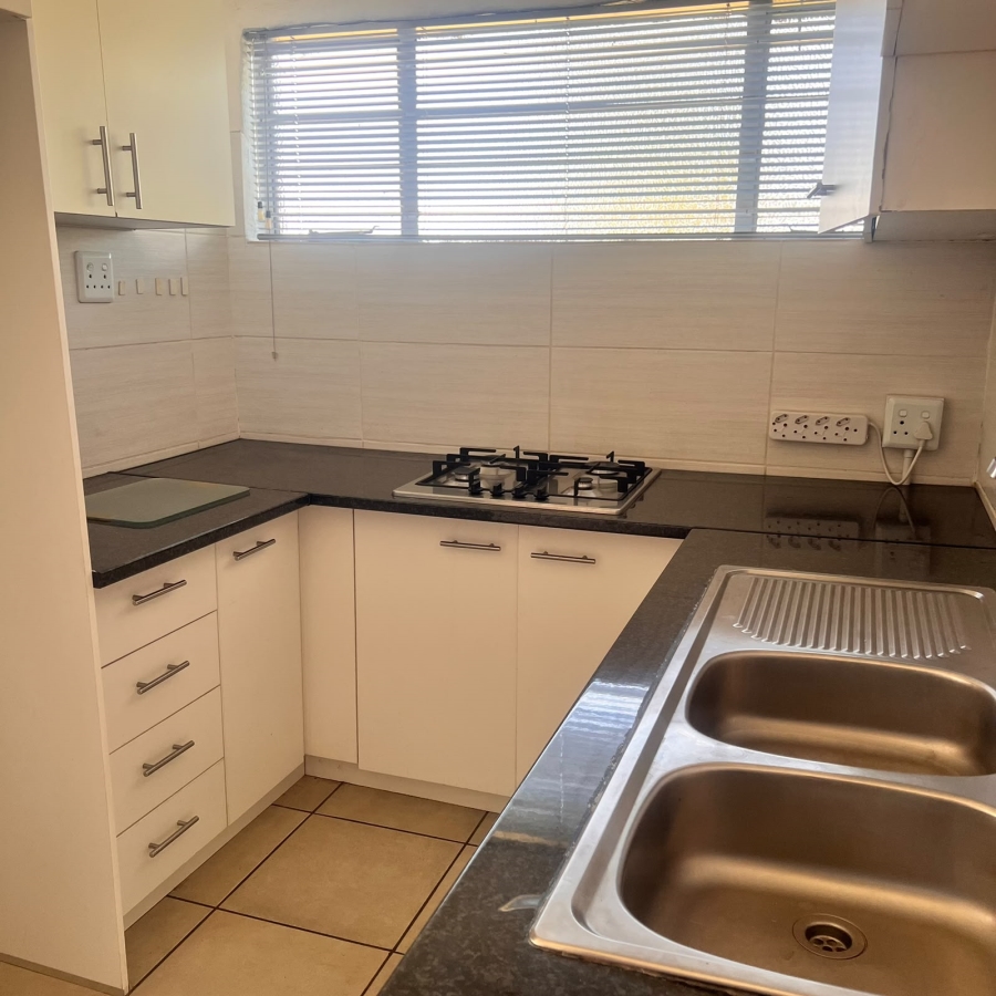 To Let 1 Bedroom Property for Rent in Brackenhurst Gauteng