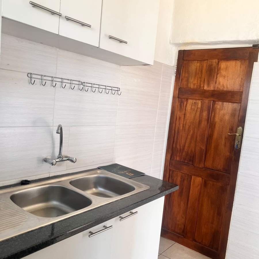To Let 1 Bedroom Property for Rent in Brackenhurst Gauteng