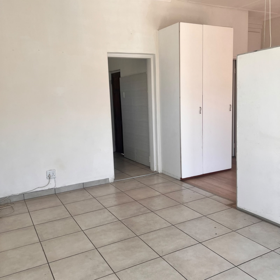 To Let 1 Bedroom Property for Rent in Brackenhurst Gauteng