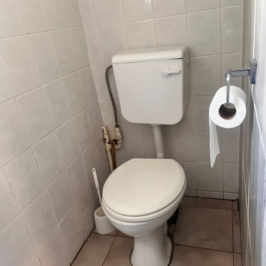 To Let 1 Bedroom Property for Rent in Brackenhurst Gauteng
