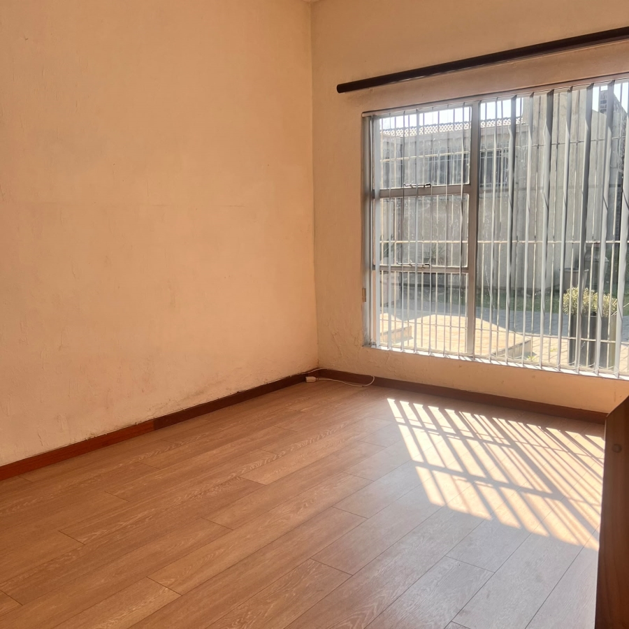 To Let 1 Bedroom Property for Rent in Brackenhurst Gauteng