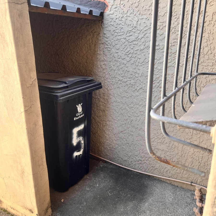 To Let 1 Bedroom Property for Rent in Brackenhurst Gauteng
