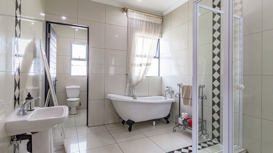 7 Bedroom Property for Sale in Midlands Estate Gauteng