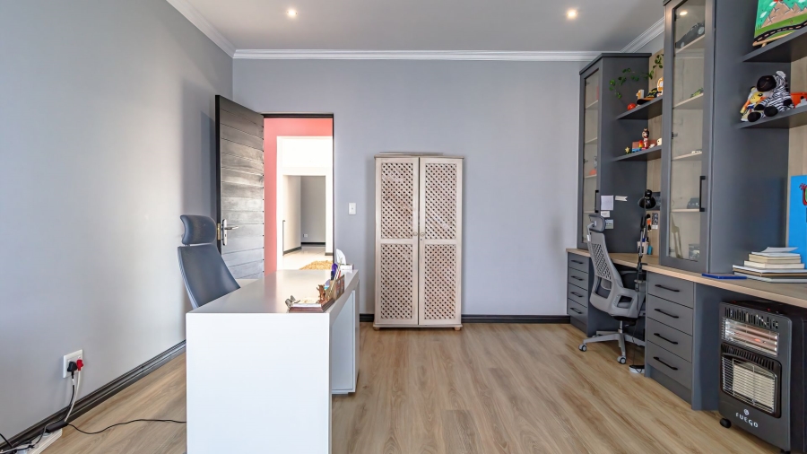 7 Bedroom Property for Sale in Midlands Estate Gauteng