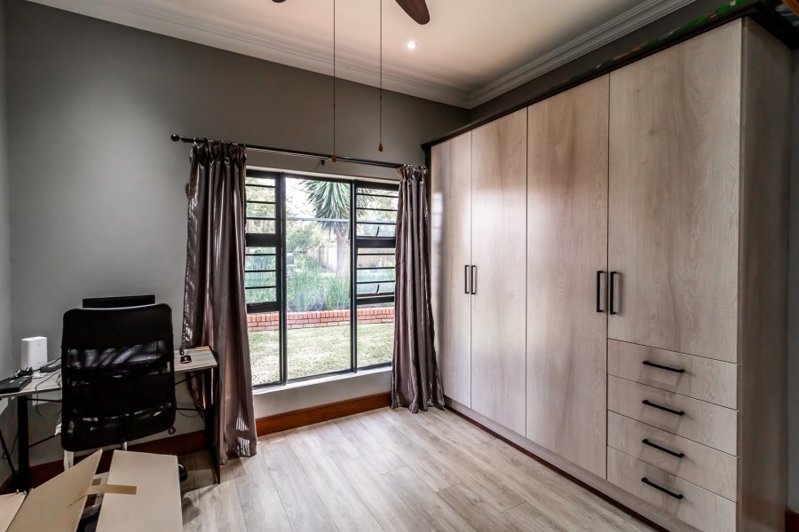 2 Bedroom Property for Sale in Zambezi Country Estate Gauteng
