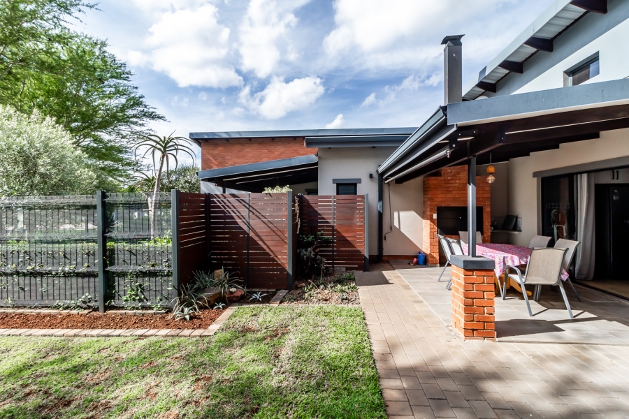 2 Bedroom Property for Sale in Zambezi Country Estate Gauteng