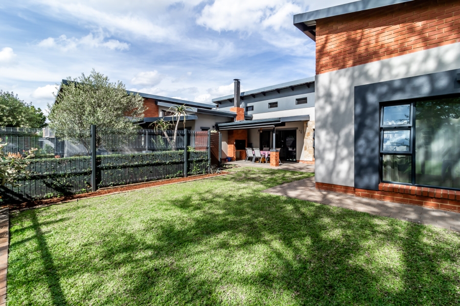 2 Bedroom Property for Sale in Zambezi Country Estate Gauteng