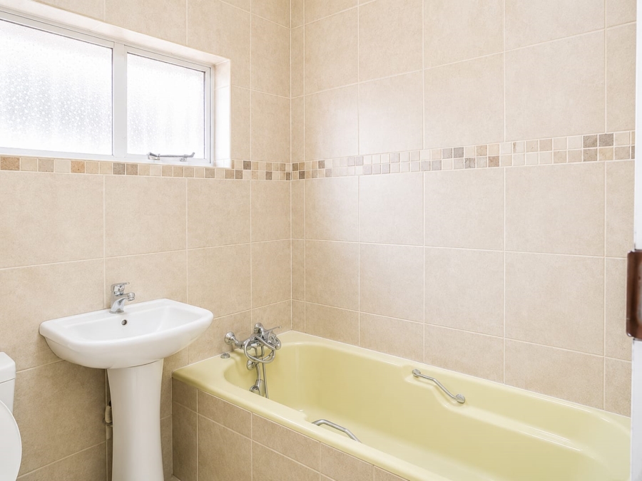 To Let 3 Bedroom Property for Rent in Magalieskruin Gauteng