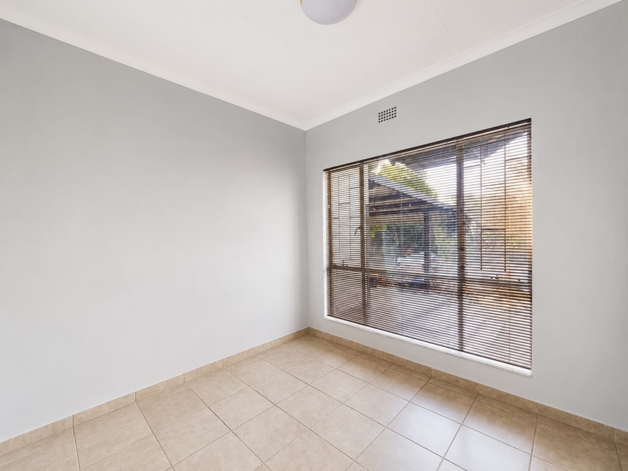 To Let 1 Bedroom Property for Rent in Magalieskruin Gauteng