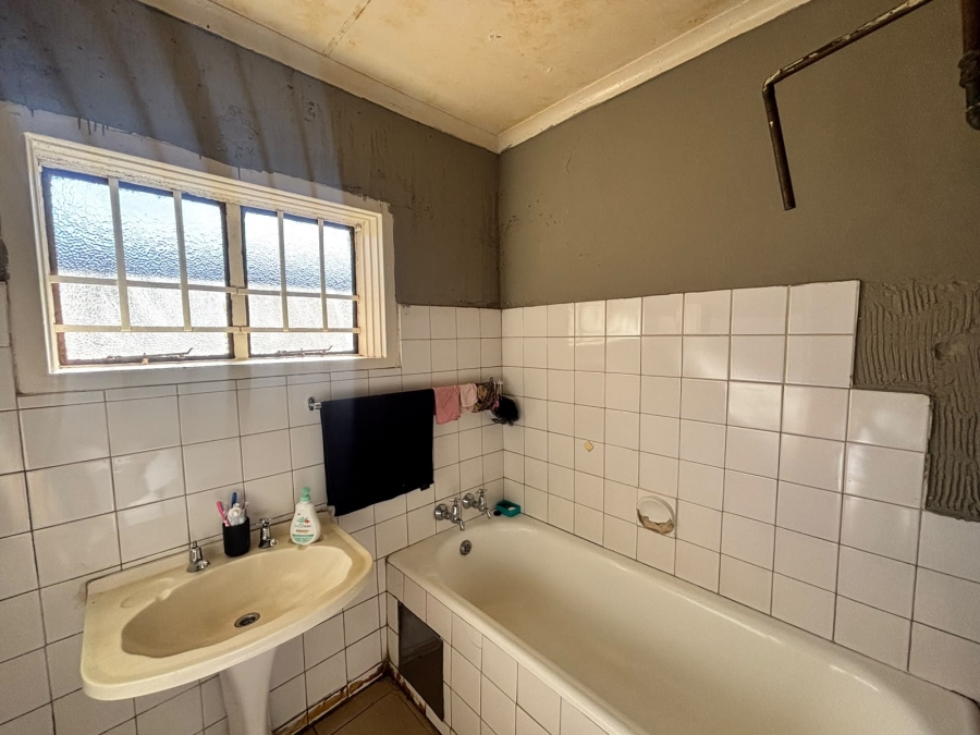 2 Bedroom Property for Sale in Vanderbijlpark CW 5 Gauteng