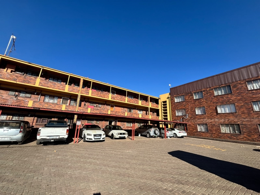 2 Bedroom Property for Sale in Vanderbijlpark CW 5 Gauteng