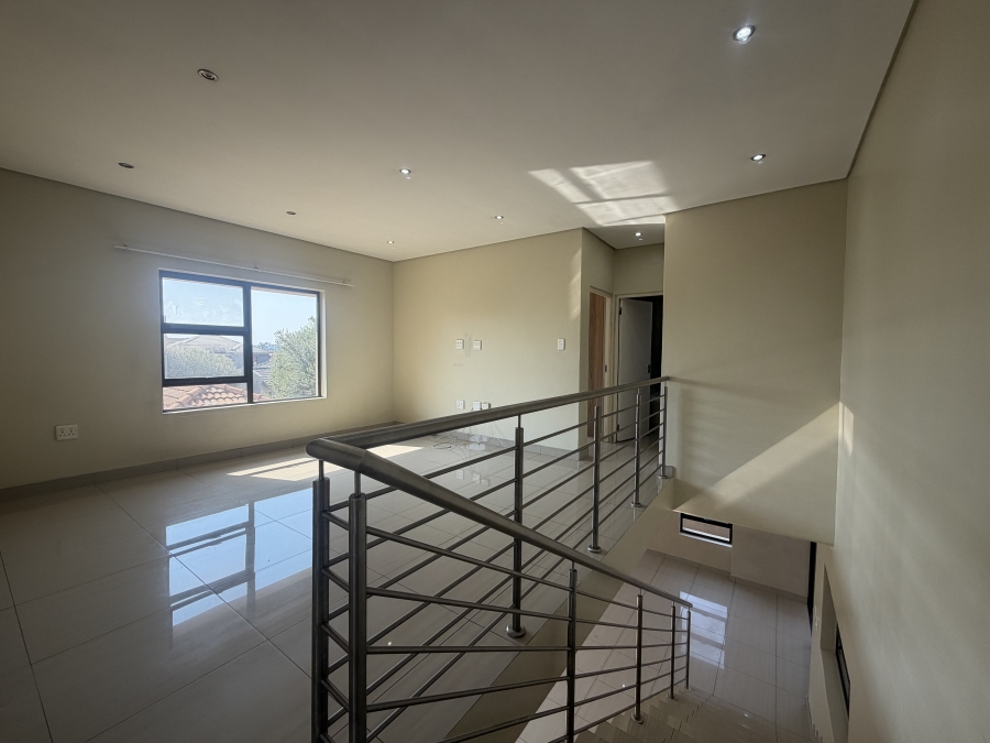 To Let 3 Bedroom Property for Rent in Raslouw Gardens Gauteng