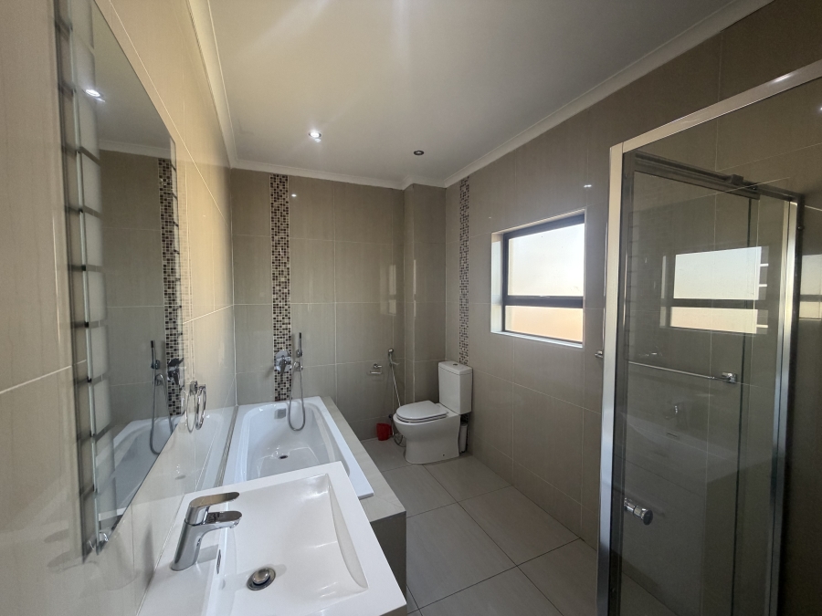 To Let 3 Bedroom Property for Rent in Raslouw Gardens Gauteng
