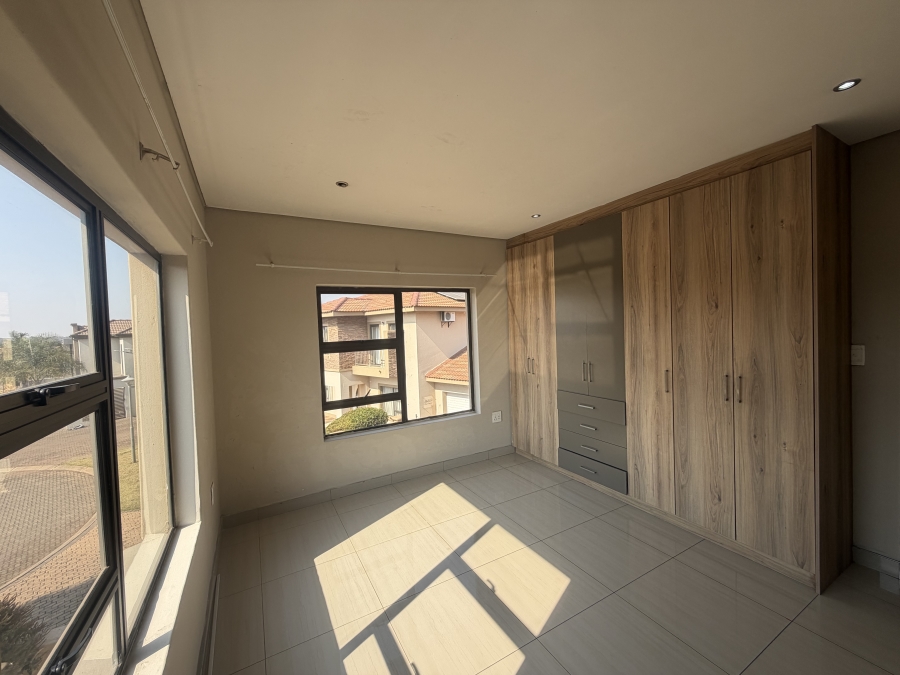 To Let 3 Bedroom Property for Rent in Raslouw Gardens Gauteng