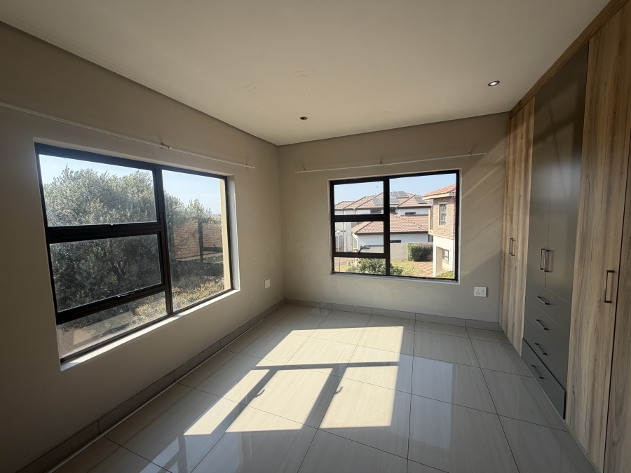 To Let 3 Bedroom Property for Rent in Raslouw Gardens Gauteng