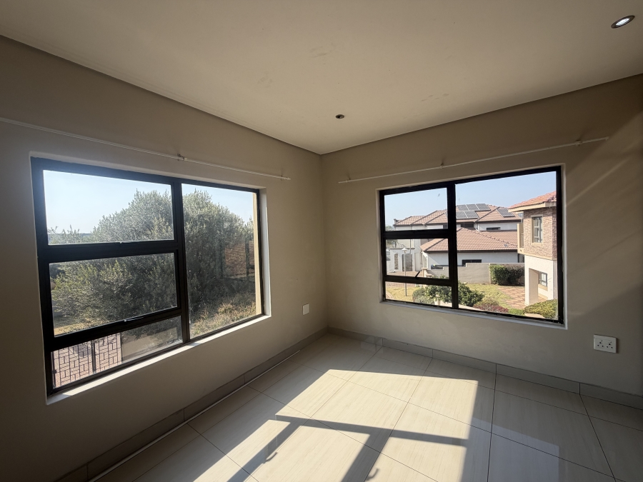 To Let 3 Bedroom Property for Rent in Raslouw Gardens Gauteng