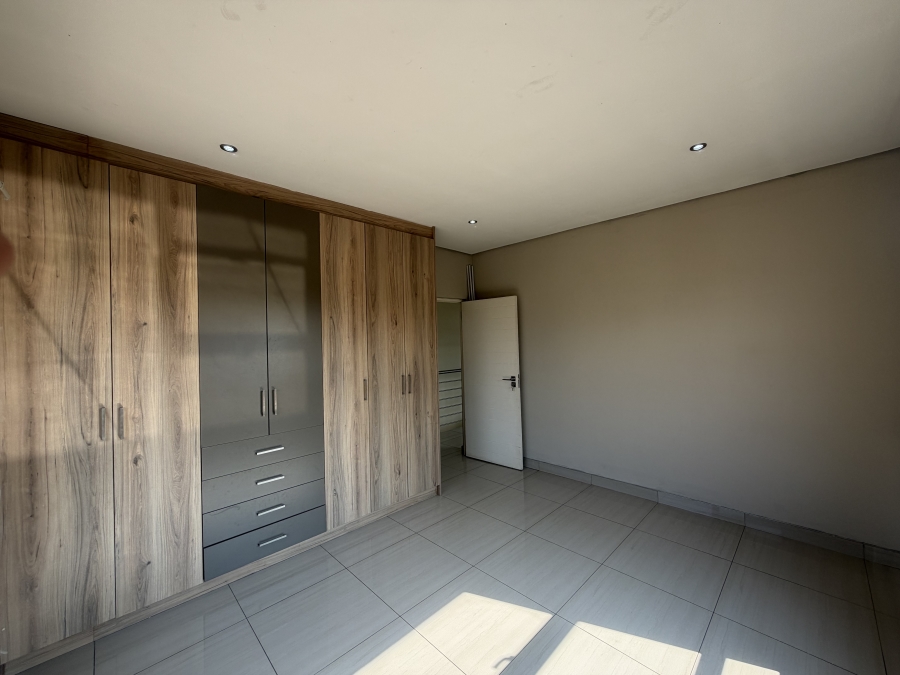 To Let 3 Bedroom Property for Rent in Raslouw Gardens Gauteng