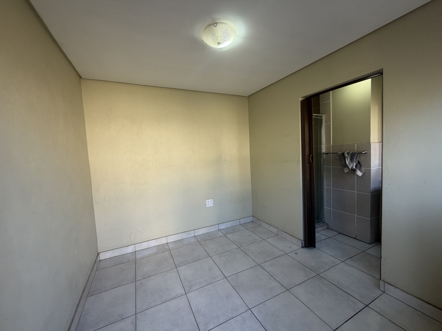 To Let 3 Bedroom Property for Rent in Raslouw Gardens Gauteng