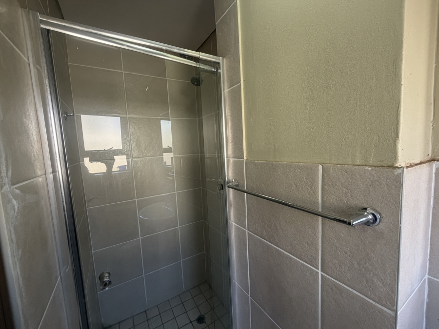 To Let 3 Bedroom Property for Rent in Raslouw Gardens Gauteng