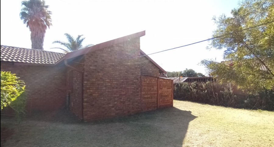 3 Bedroom Property for Sale in Highveld Gauteng