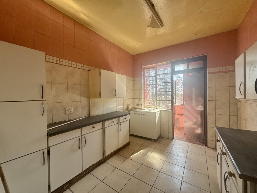 16 Bedroom Property for Sale in Bellevue East Gauteng