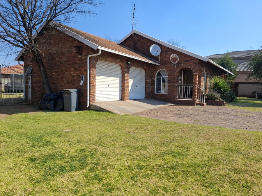 3 Bedroom Property for Sale in Dalpark Gauteng
