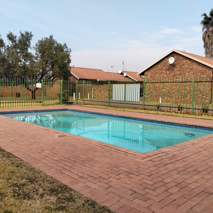 2 Bedroom Property for Sale in Terenure Gauteng