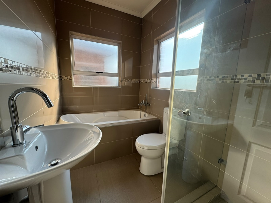 3 Bedroom Property for Sale in Wychwood Gauteng