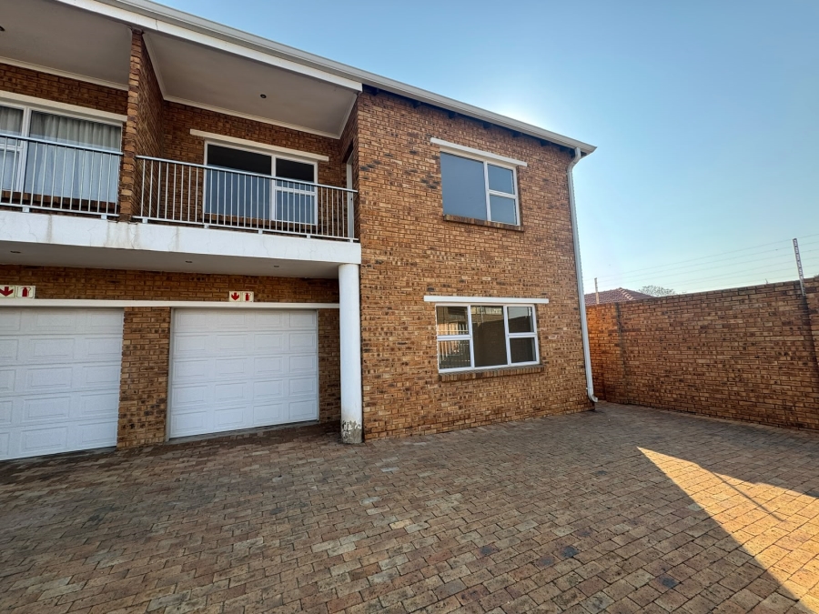 3 Bedroom Property for Sale in Wychwood Gauteng
