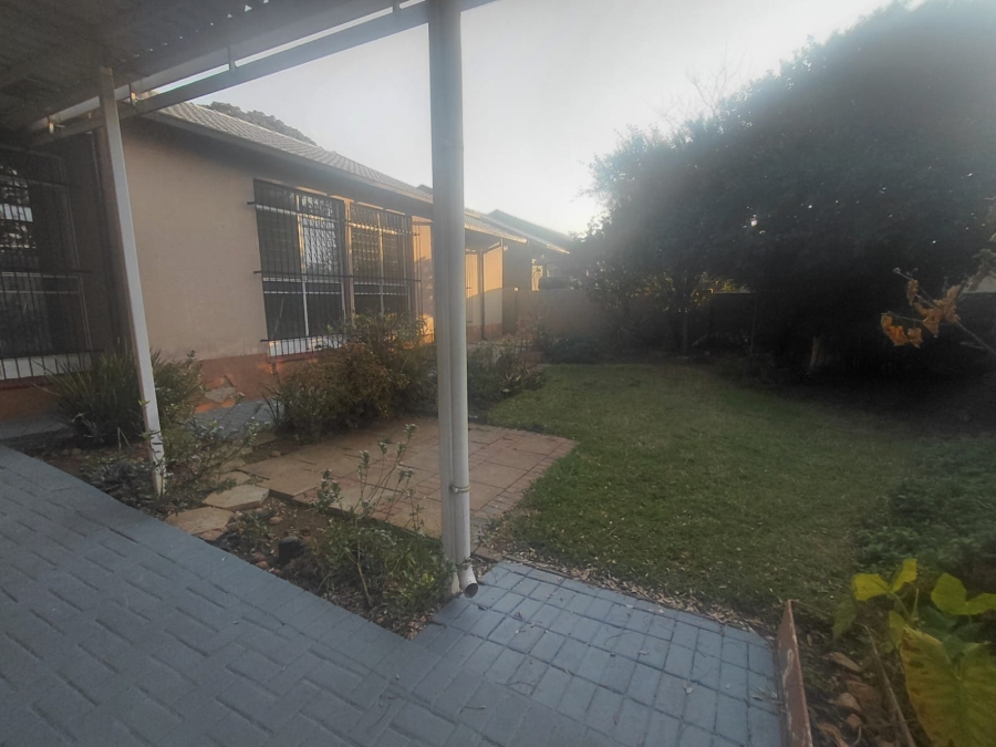 To Let 3 Bedroom Property for Rent in Florauna Gauteng