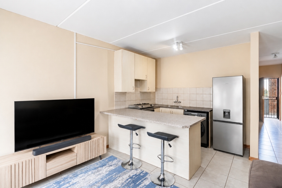 1 Bedroom Property for Sale in Grand Central Gauteng