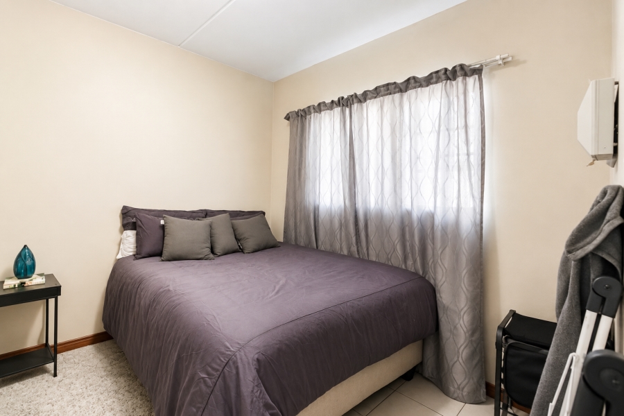 1 Bedroom Property for Sale in Grand Central Gauteng