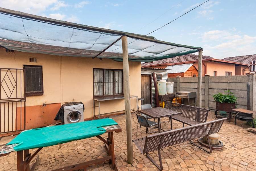 2 Bedroom Property for Sale in Kagiso Gauteng