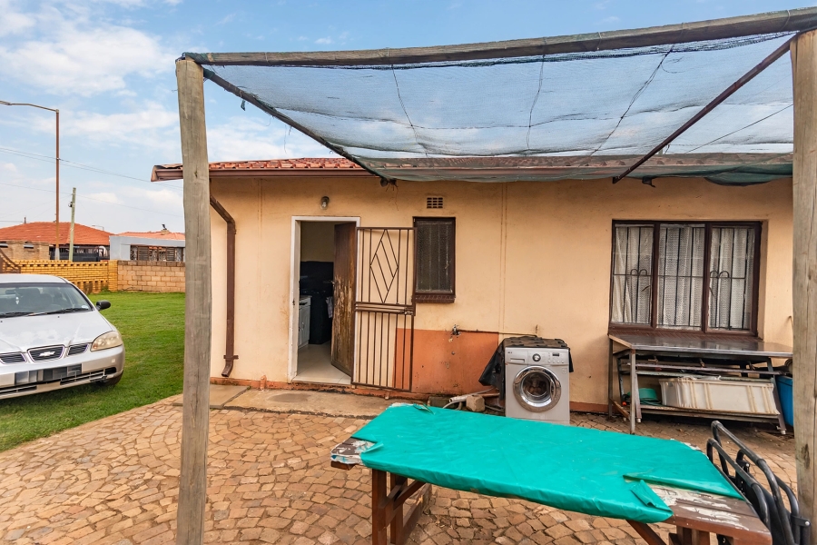 2 Bedroom Property for Sale in Kagiso Gauteng
